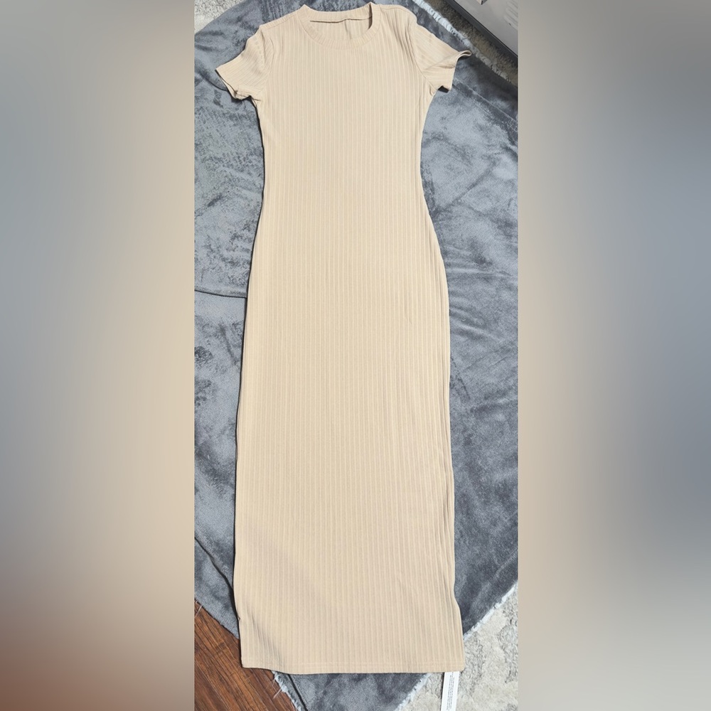 Elegant Beige Ribbed Maxi Dress